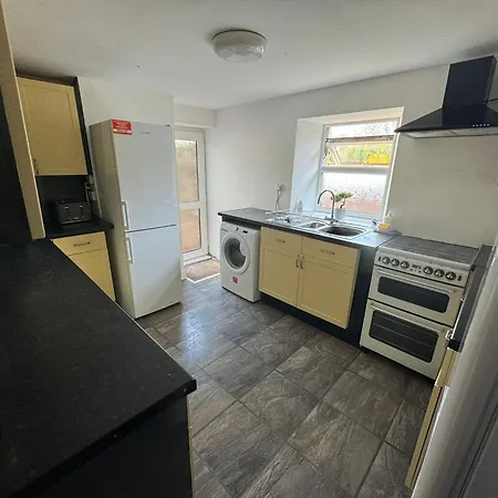 Appartement Woodman House- 7 Bedrooms - Sleeps 14 *