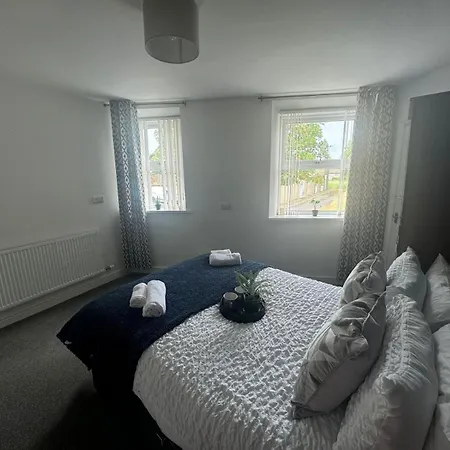 Apartment Woodman House- 7 Bed House *