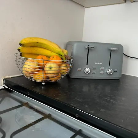Apartment Woodman House- 7 Bedrooms - Sleeps 14